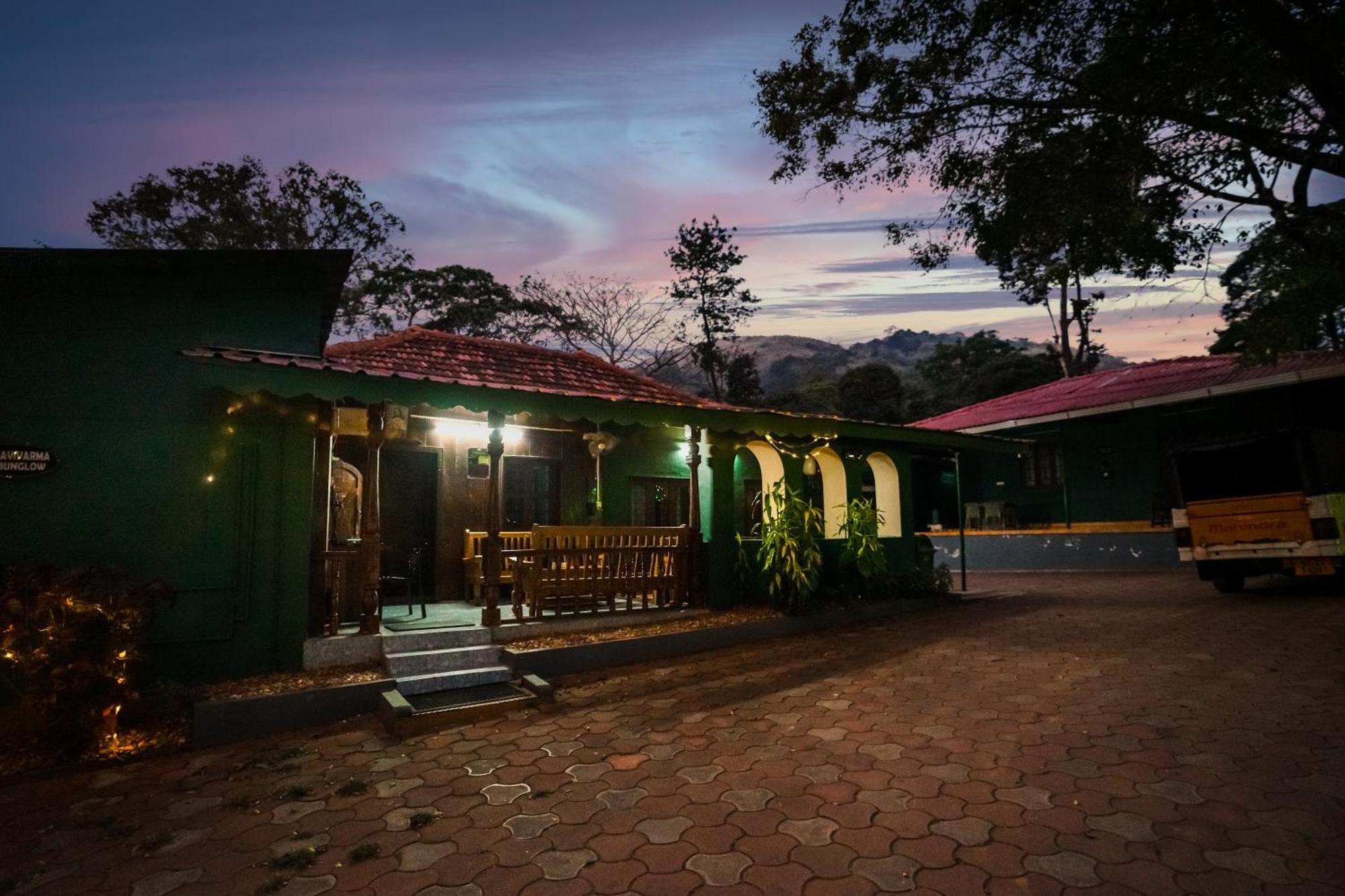 Hill Valley Farm House Nelliyampathy Exterior photo