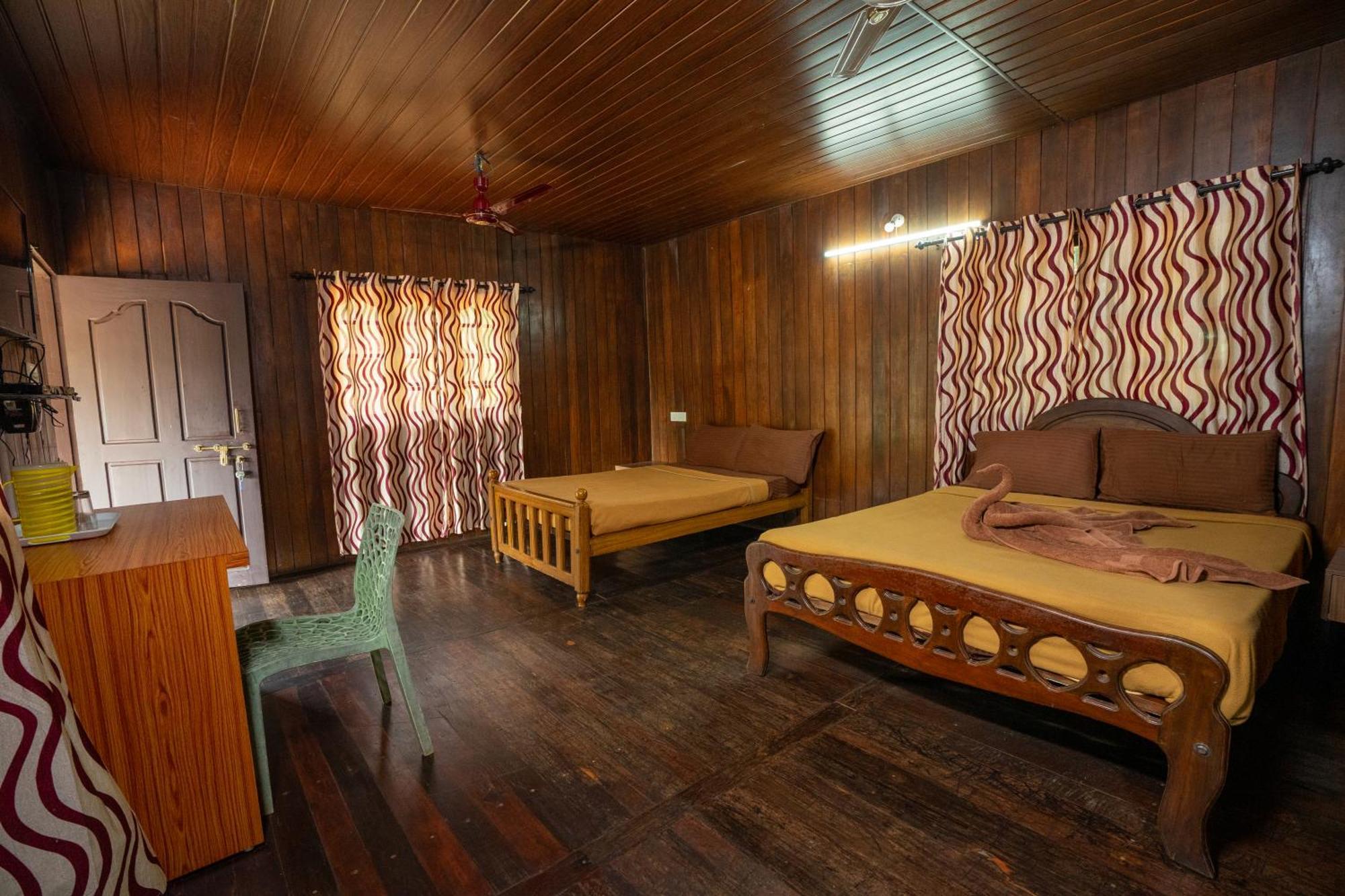 Hill Valley Farm House Nelliyampathy Exterior photo